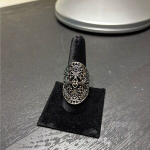 Elegant Sterling Silver Filigree Ring